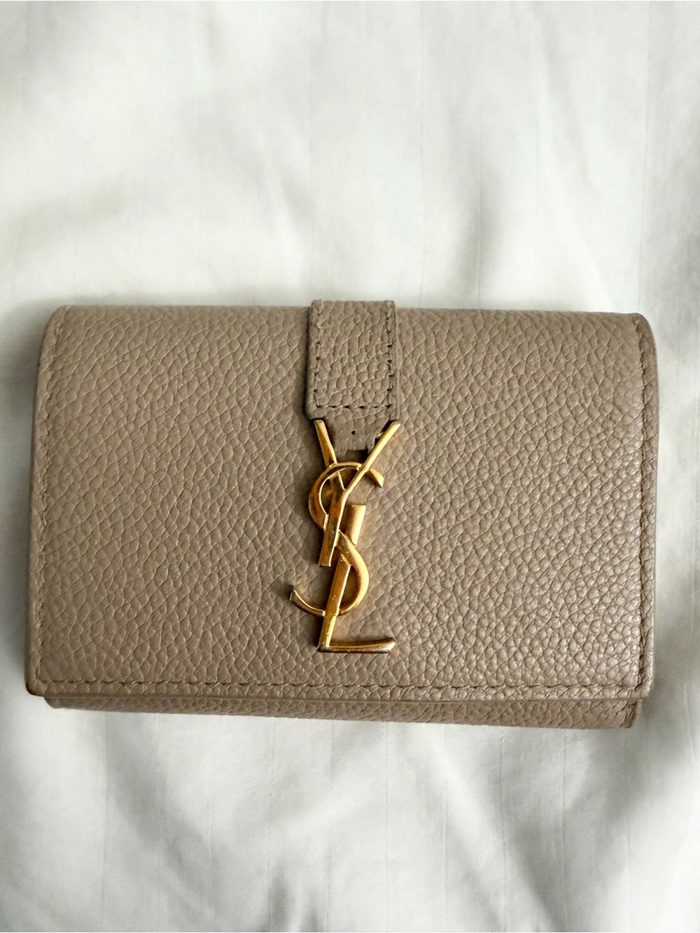 Authentic Saint Laurent Taupe Leather 6 key ring holder with Gold YSL Logo